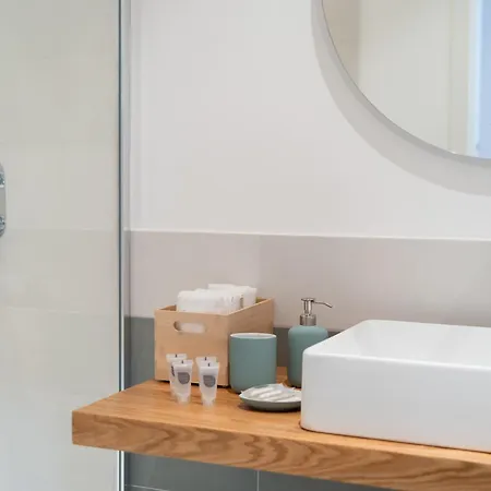 Le Vie Del Borgo | 3 Dimore Indipendenti A * Civita